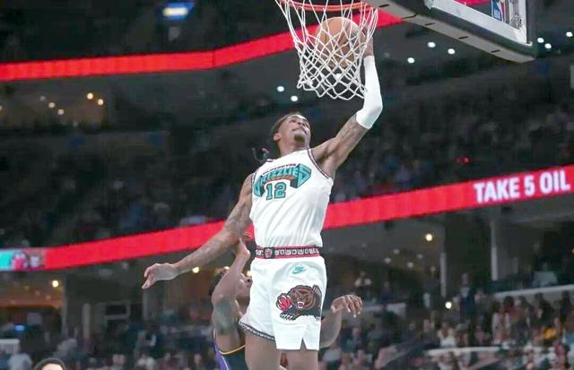 开云世界杯2026-灰熊轻取篮网，乔治制霸全场