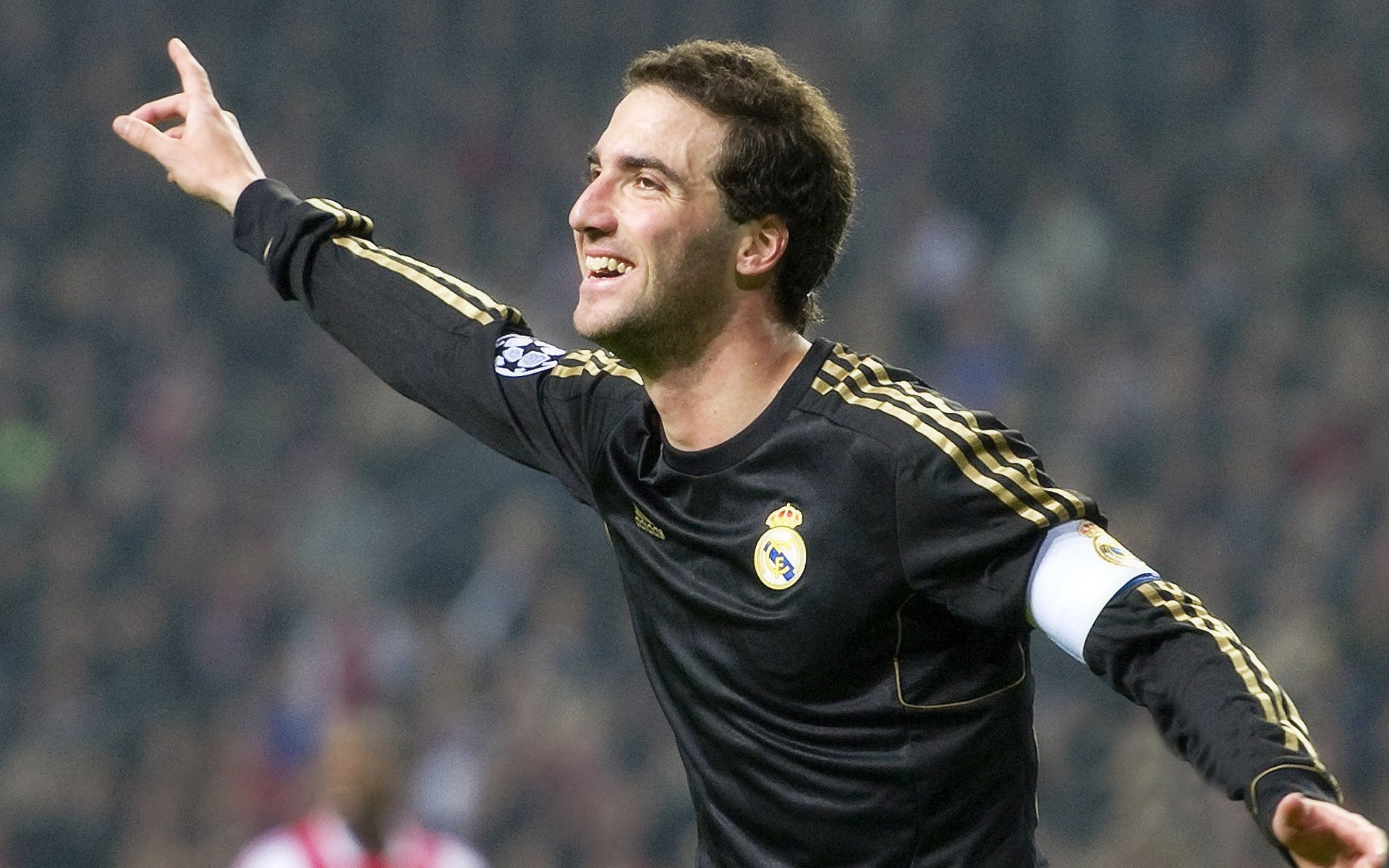 开云体育官网-南美奇迹，巴拉圭压哨绝杀，欧冠决赛焦点战上演惊天逆转