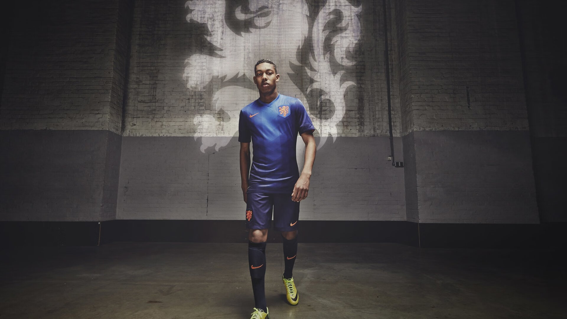 开云世界杯2026-绝杀时刻,哈斯车队如何以团队之力改写剧本,诺里斯扛起全队的背后